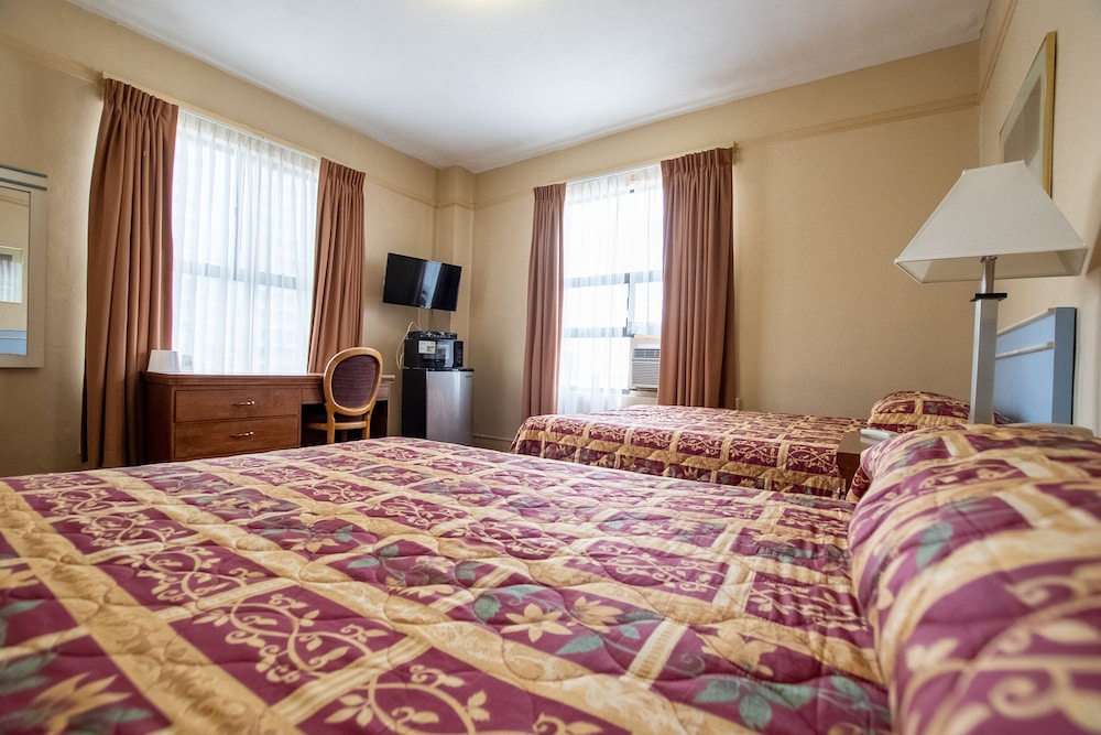 STANDARD, 2 DOUBLE BEDS