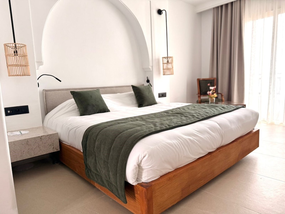 Deluxe, King Bed, Beach Front