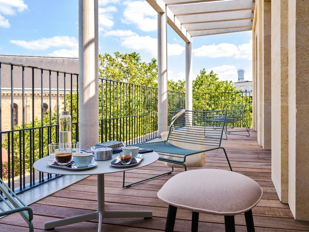 TRIBE Paris Clichy 46/54