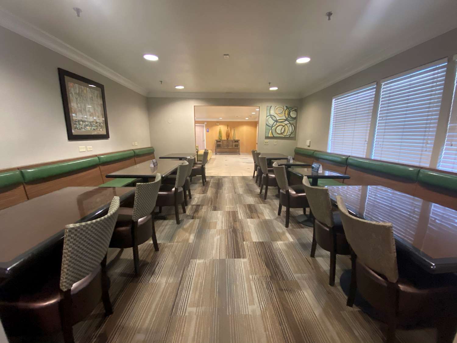 SureStay Hotel by Best Western Ontario Airport 26/31