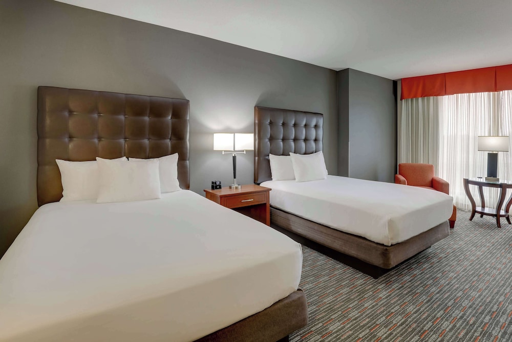 DELUXE, 2 QUEEN BEDS, HIGH FLOOR