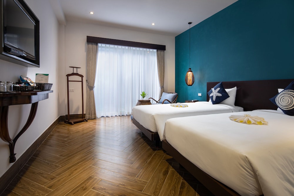 2 BEDROOMS, LUXURY, SUITE, POOL VIEW