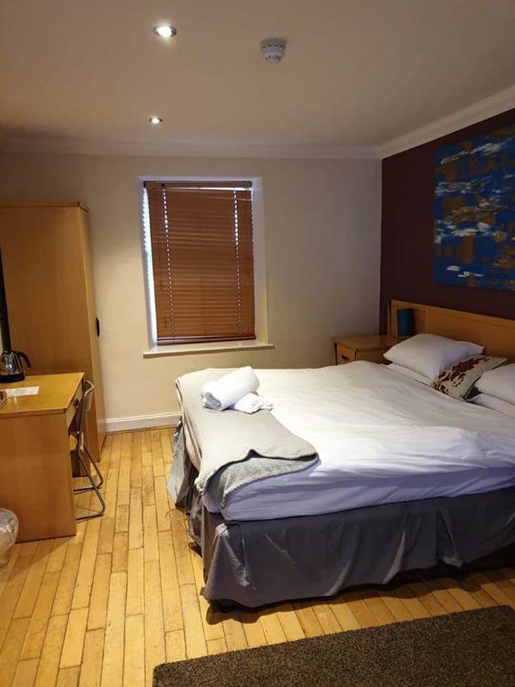 The Inn at Lathones 23/72
