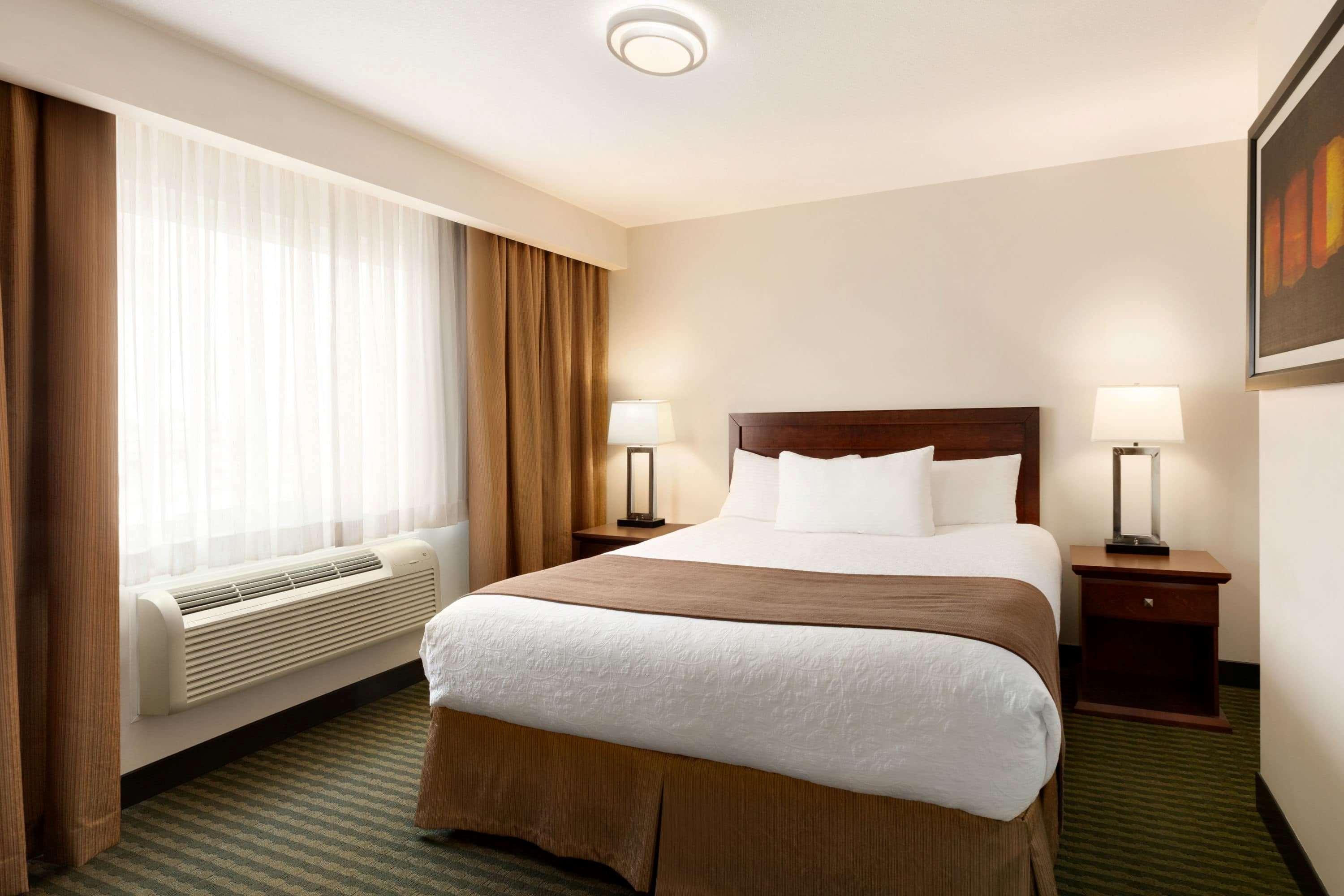 Room, Queen Bed