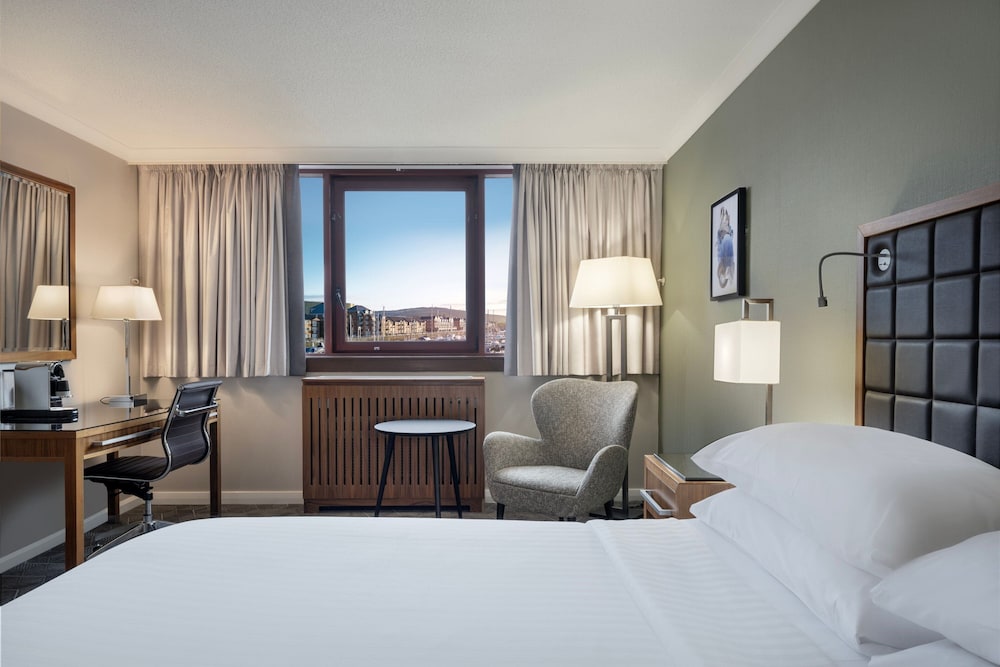 Superior, King Bed, Partial View