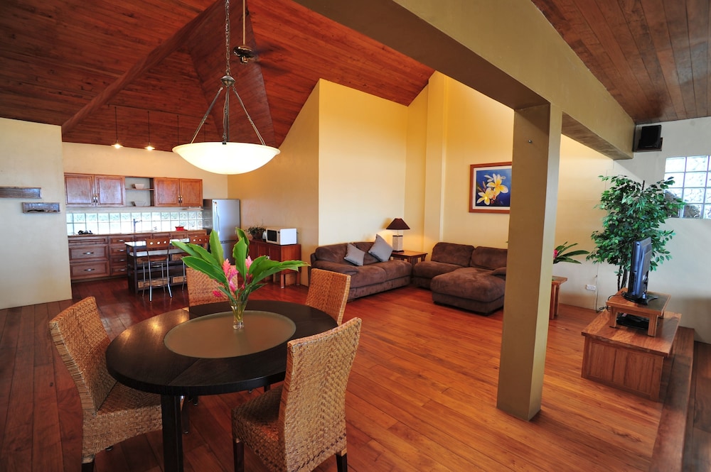 Hideaway Island Resort 45/75
