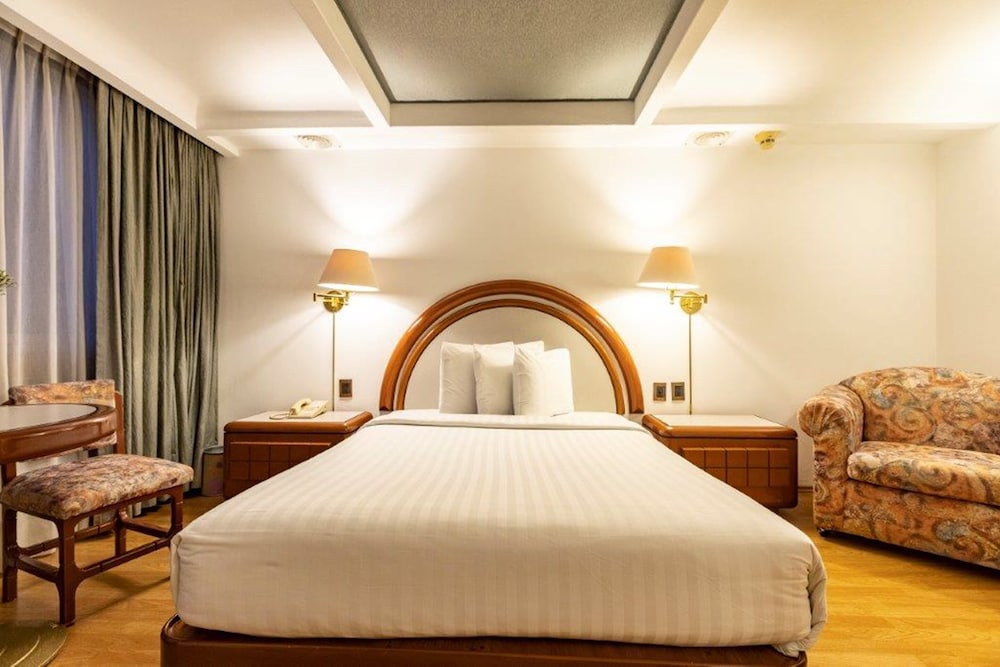 Hotel Beverly 13/40