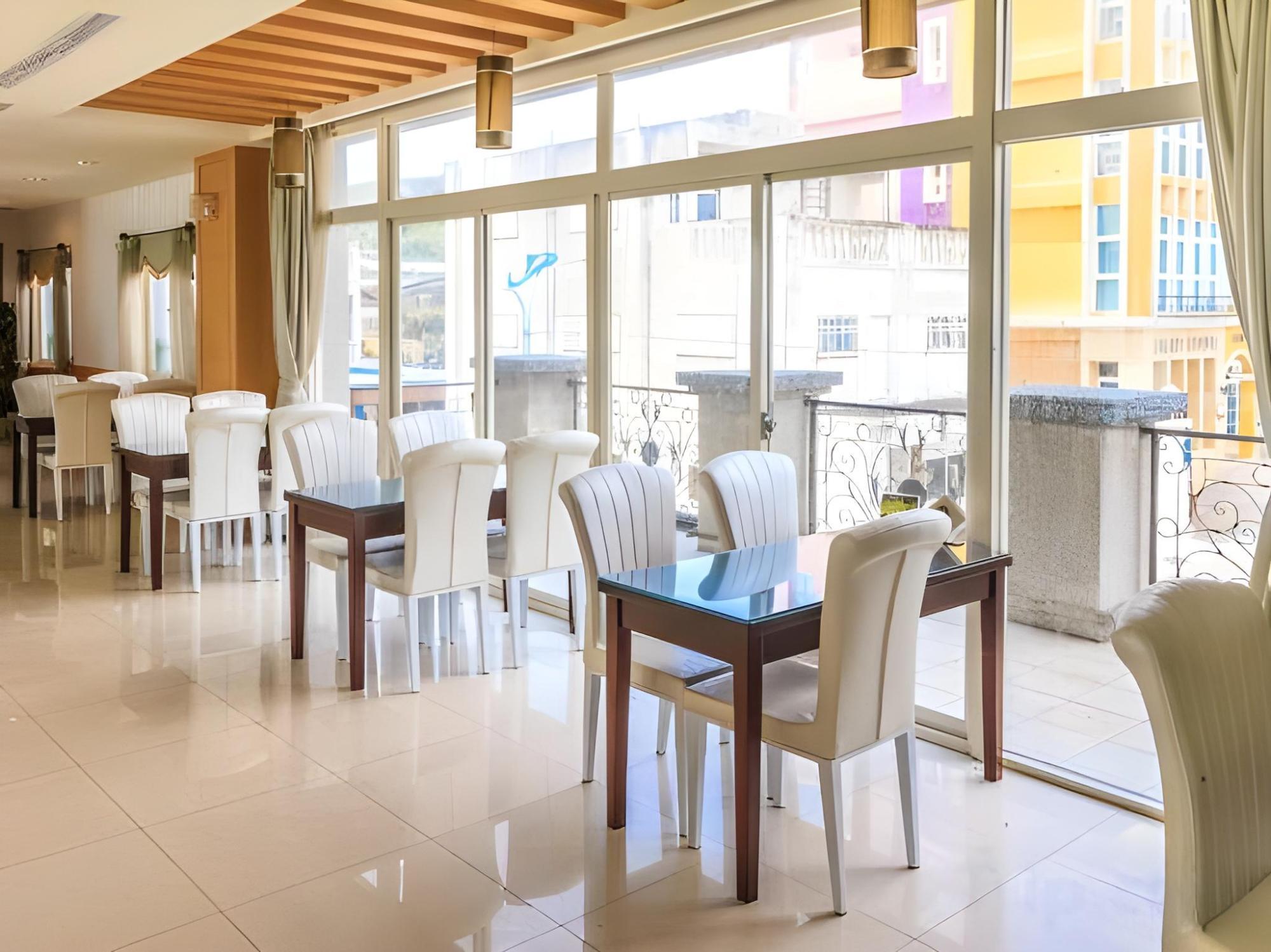 Sunrise Hotel 34/46