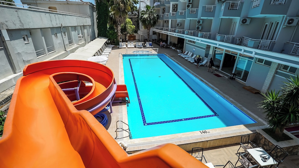 Nex Royal Beach Hotel 7/41
