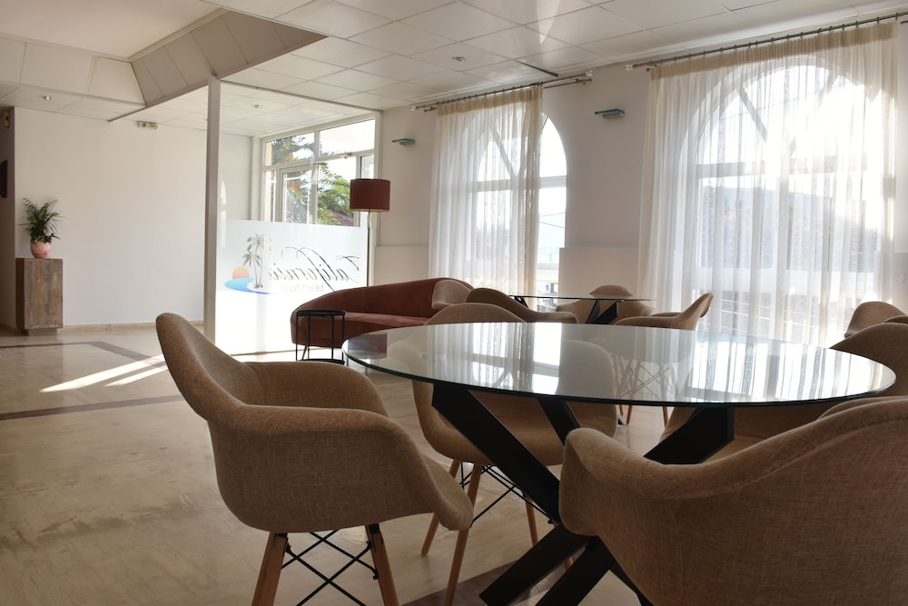 California Beach Hotel - Adults Only 27/48