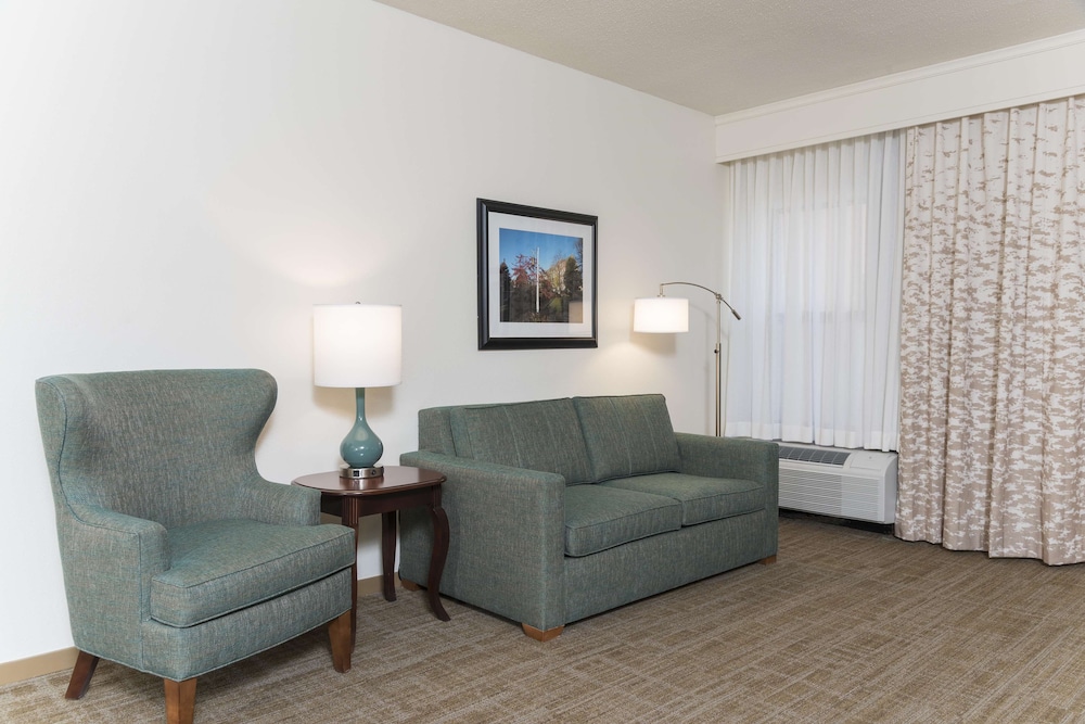 Hampton Inn East Lansing 26/45