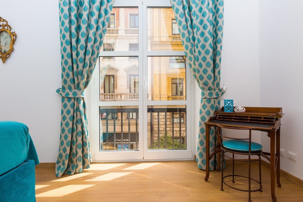 Prestigious Apartment Via Barberini 37/50