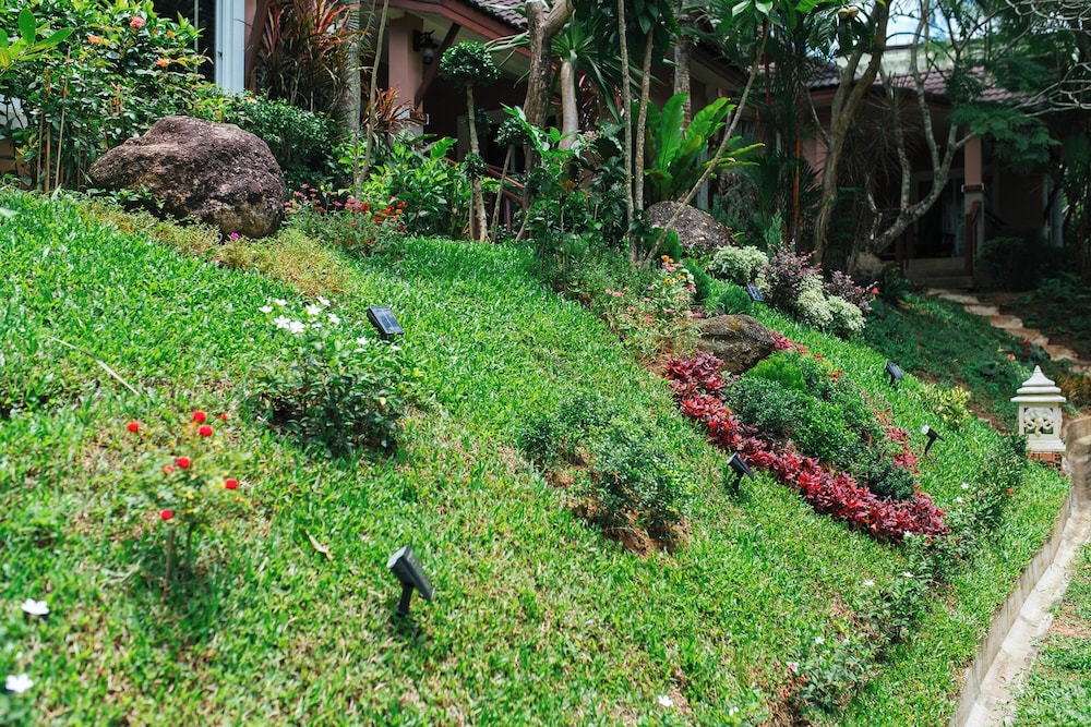 Thai Modern Resort and Spa 79/83
