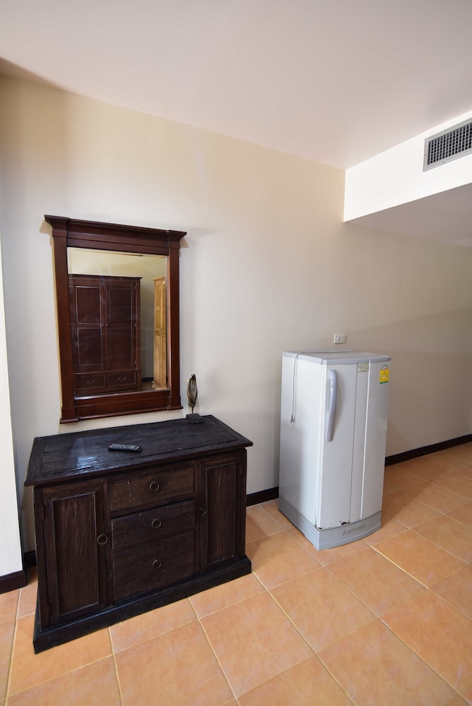 Baan Chai Lay Apartment 10/23