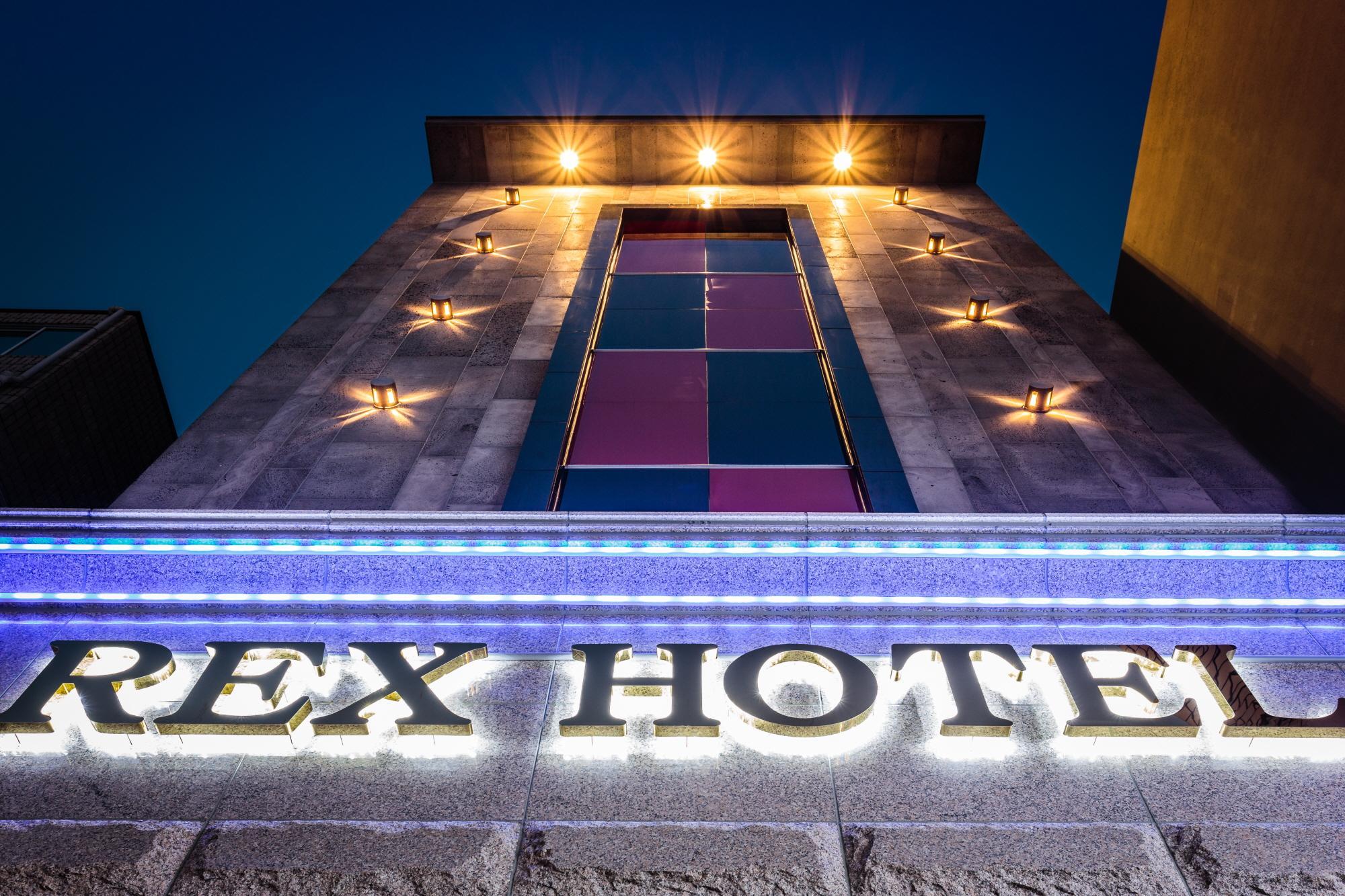 Rex Hotel 2/37