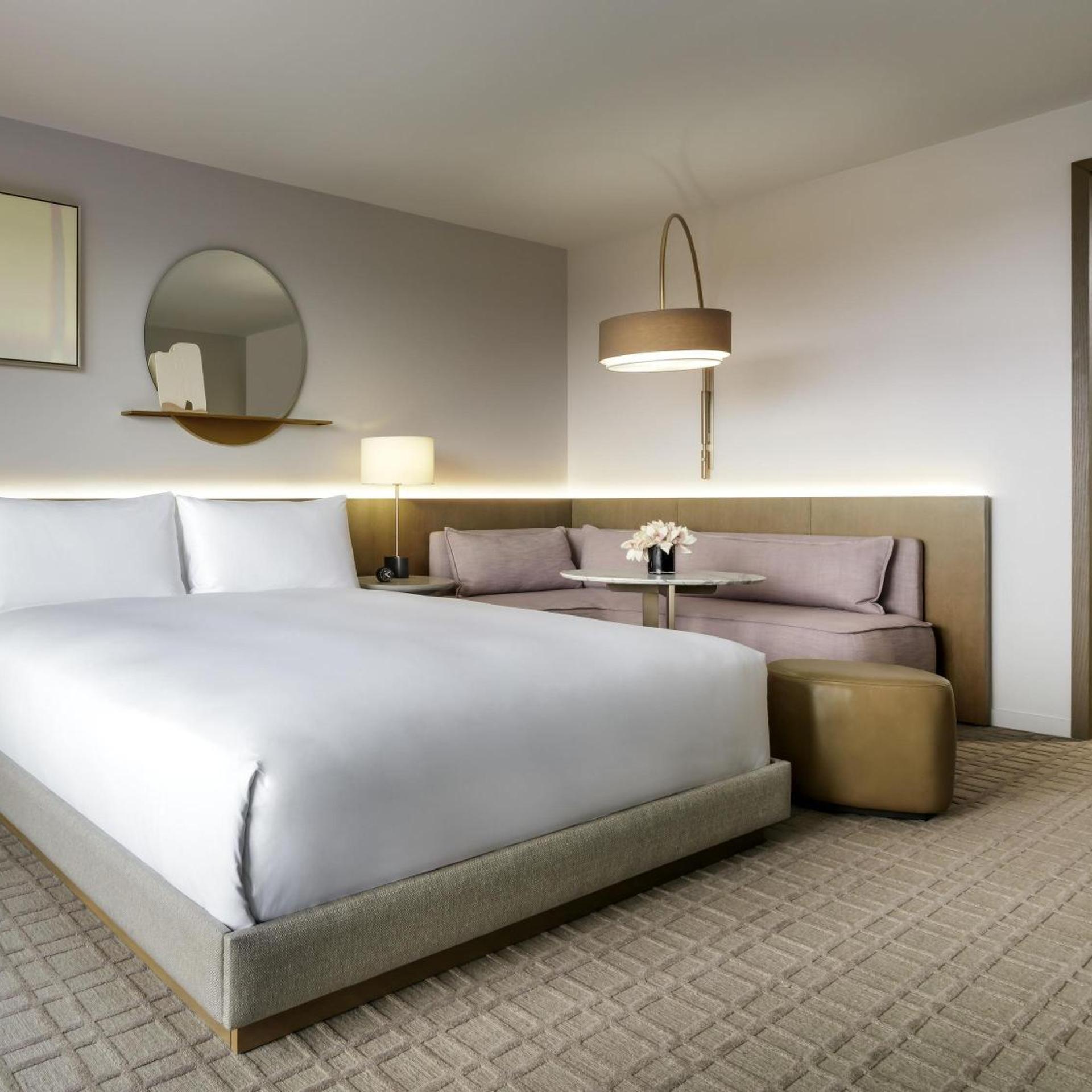 Fairmont Gold, King Bed, with View, Lounge Access