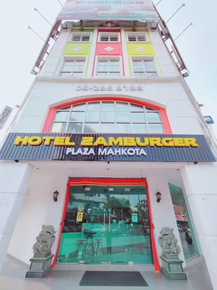 Hotel Zamburger Plaza Mahkota 2/67