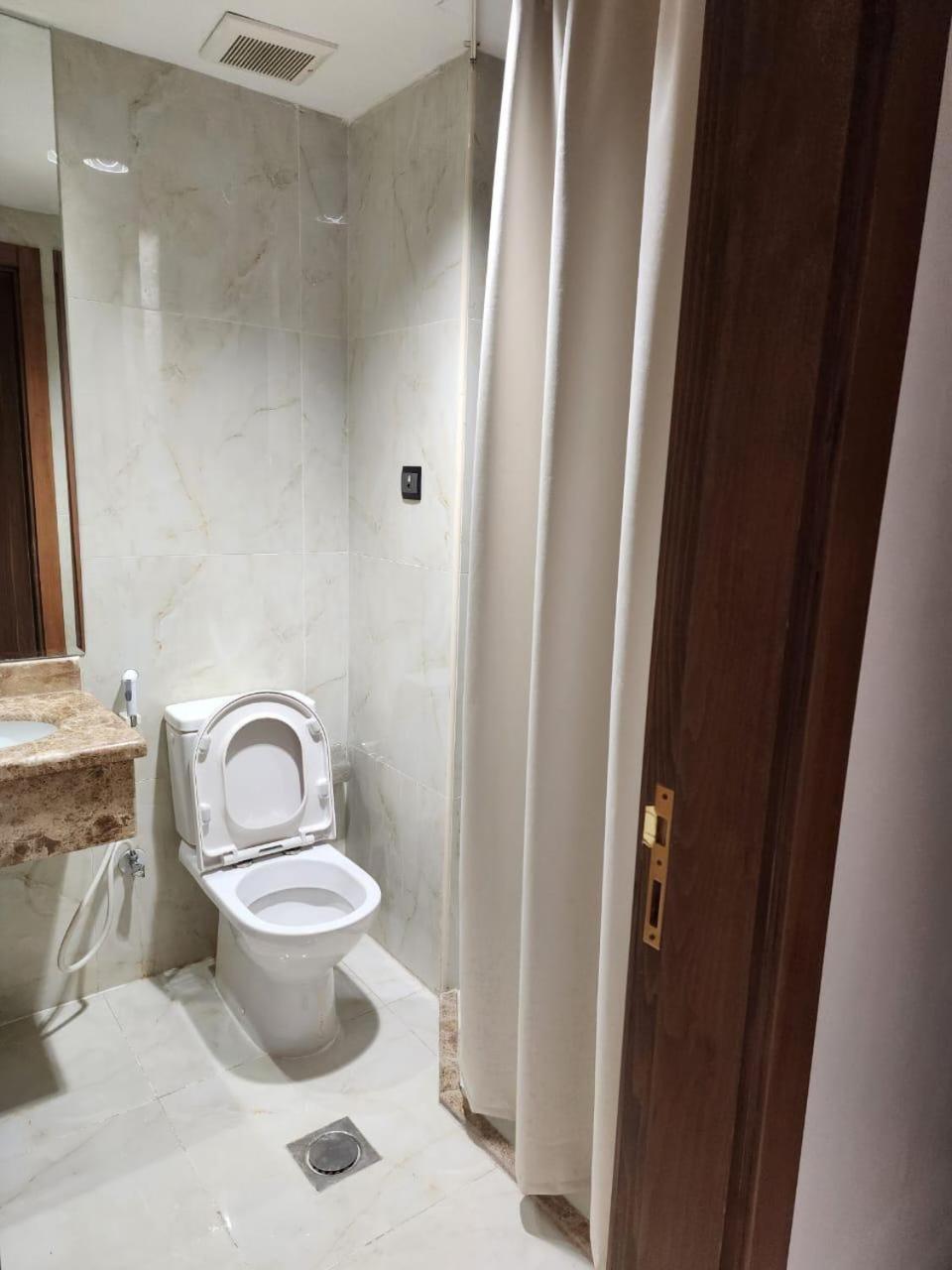 فندق رواء العزيزية(Rowaa Al Aziziyah Hotel) 43/45