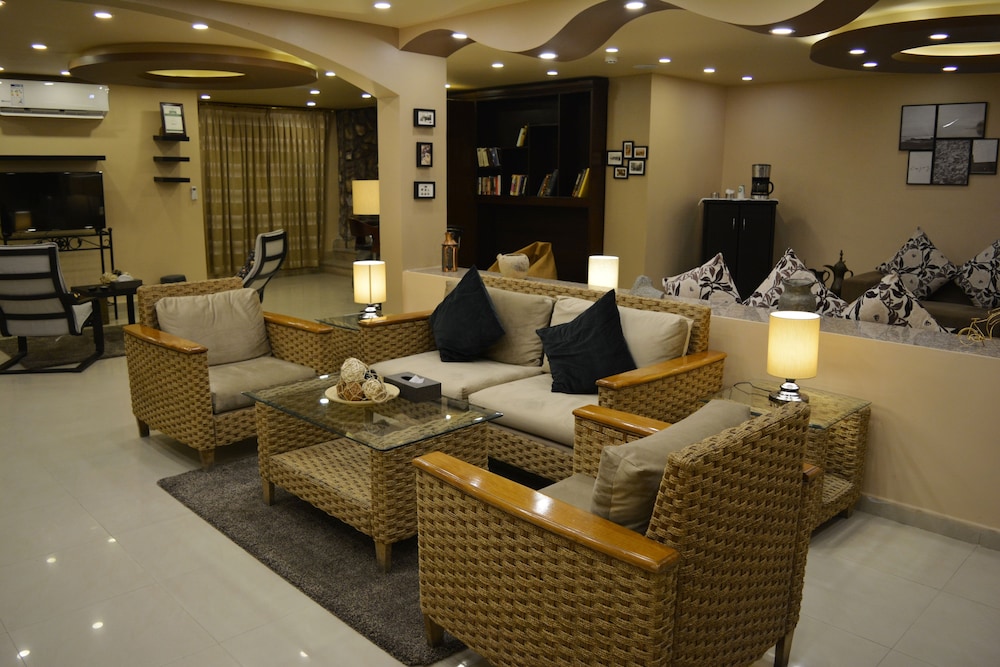 Ata Ali Hotel 8/28