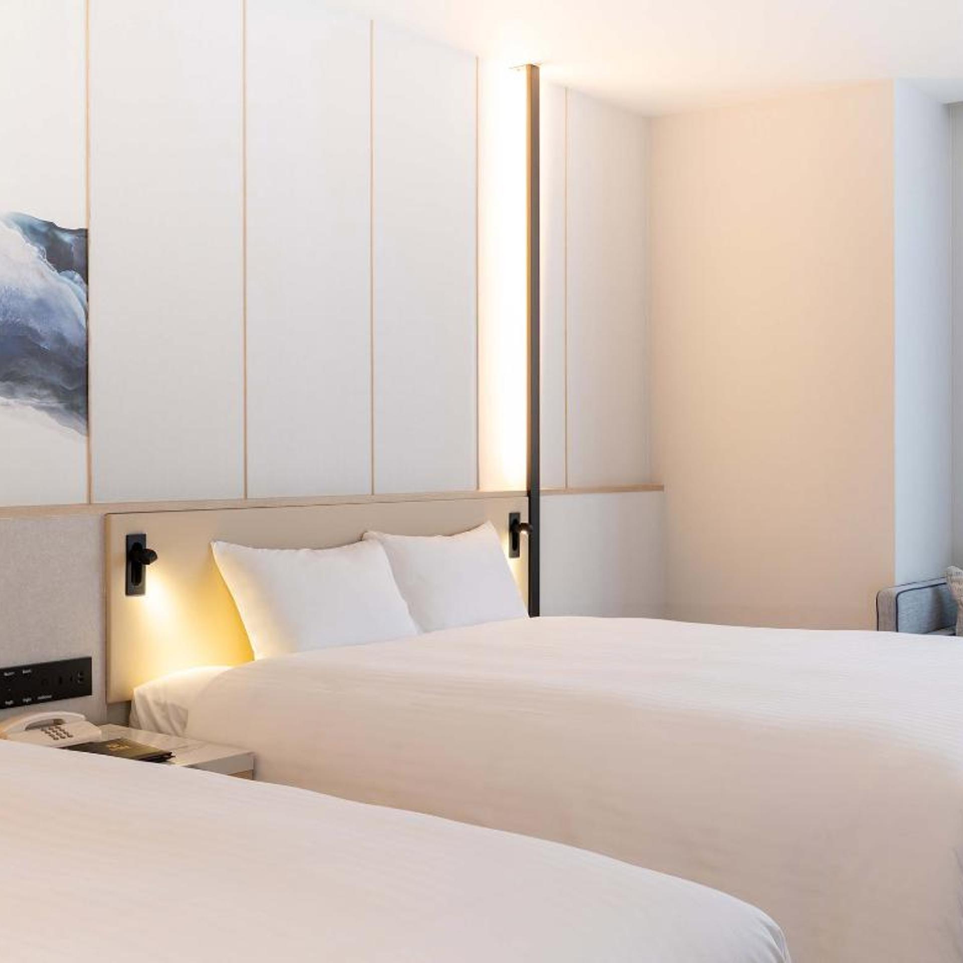 Deluxe, Twin Beds