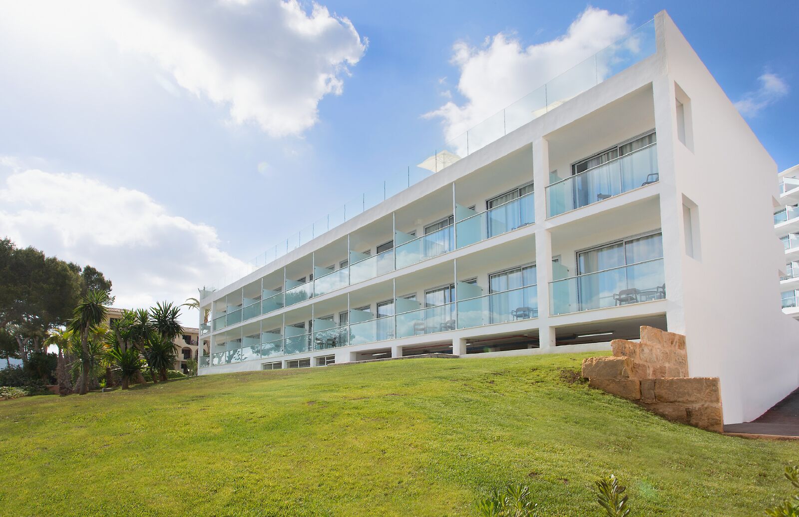 Sky Senses Hotel 2/50