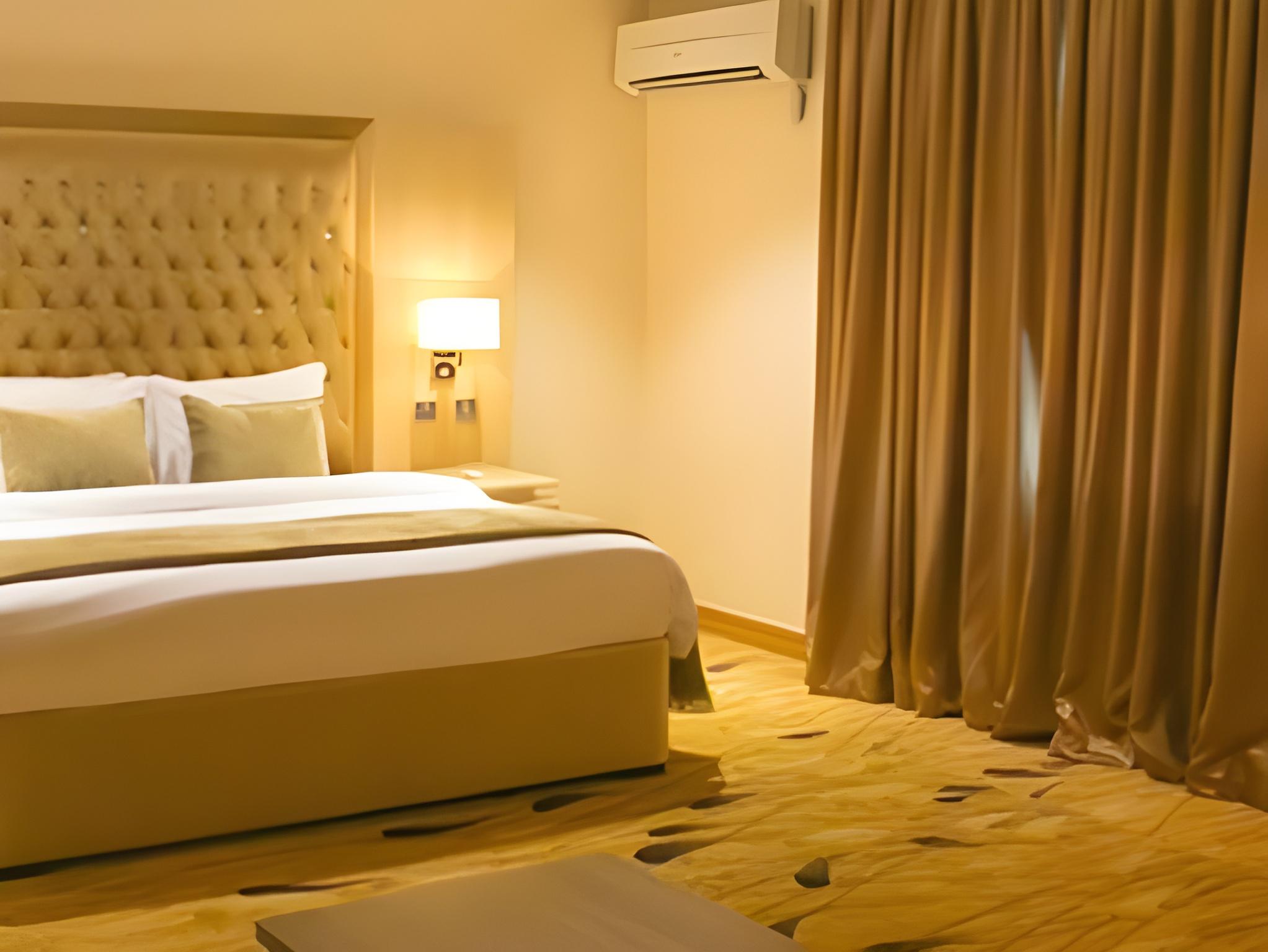 Deluxe, Twin Beds
