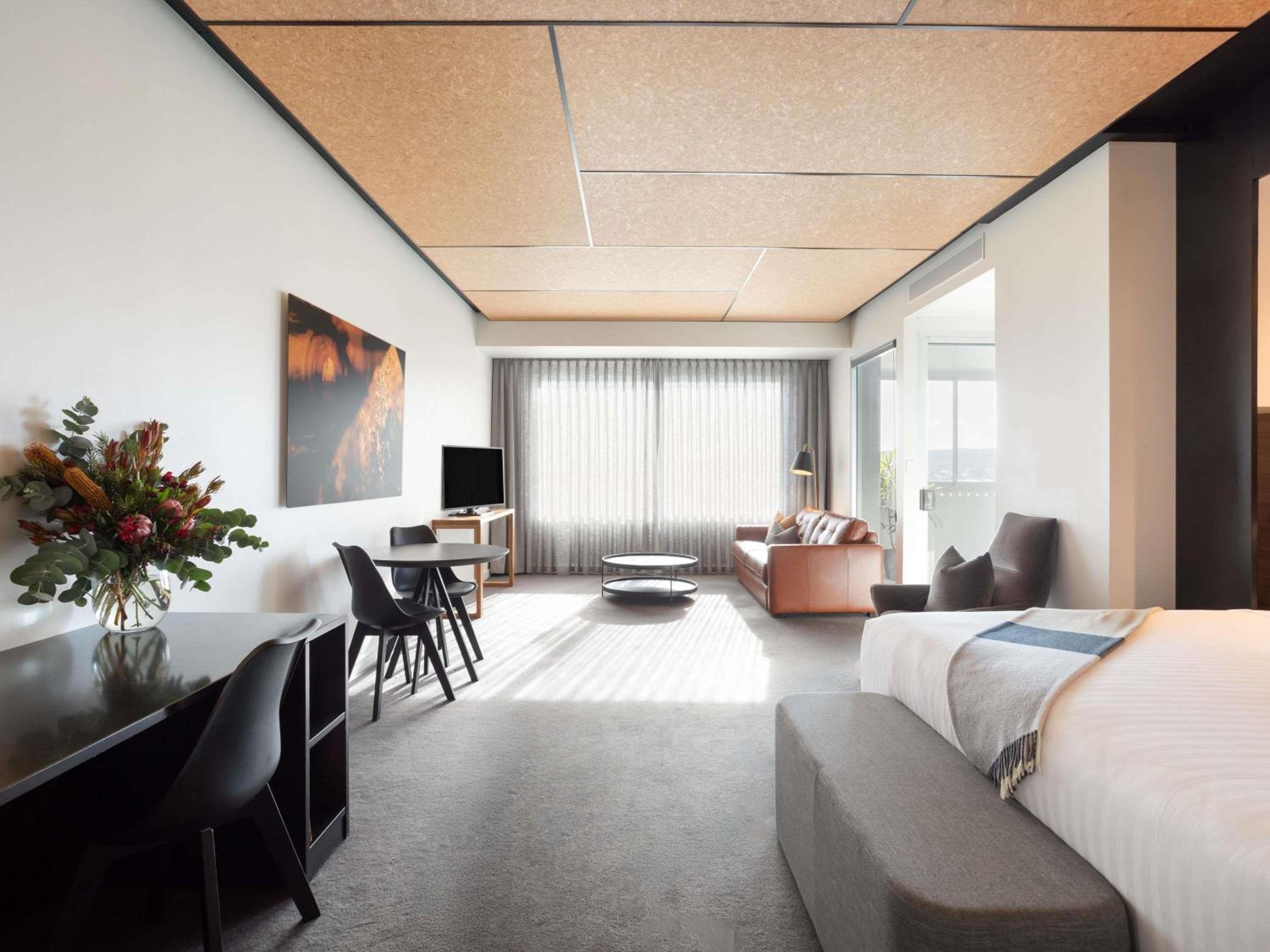 2 Bedrooms, Tamar River, Suite, 2 King Beds, 2 Sofa، Peppers Silo Launceston 6/9
