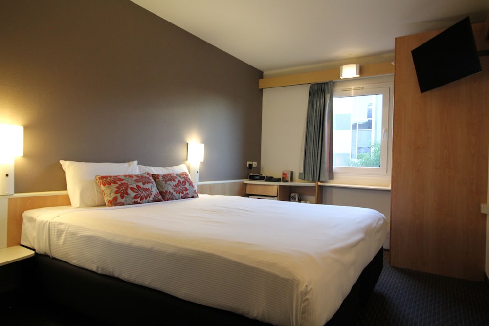 Ibis Newcastle 17/60