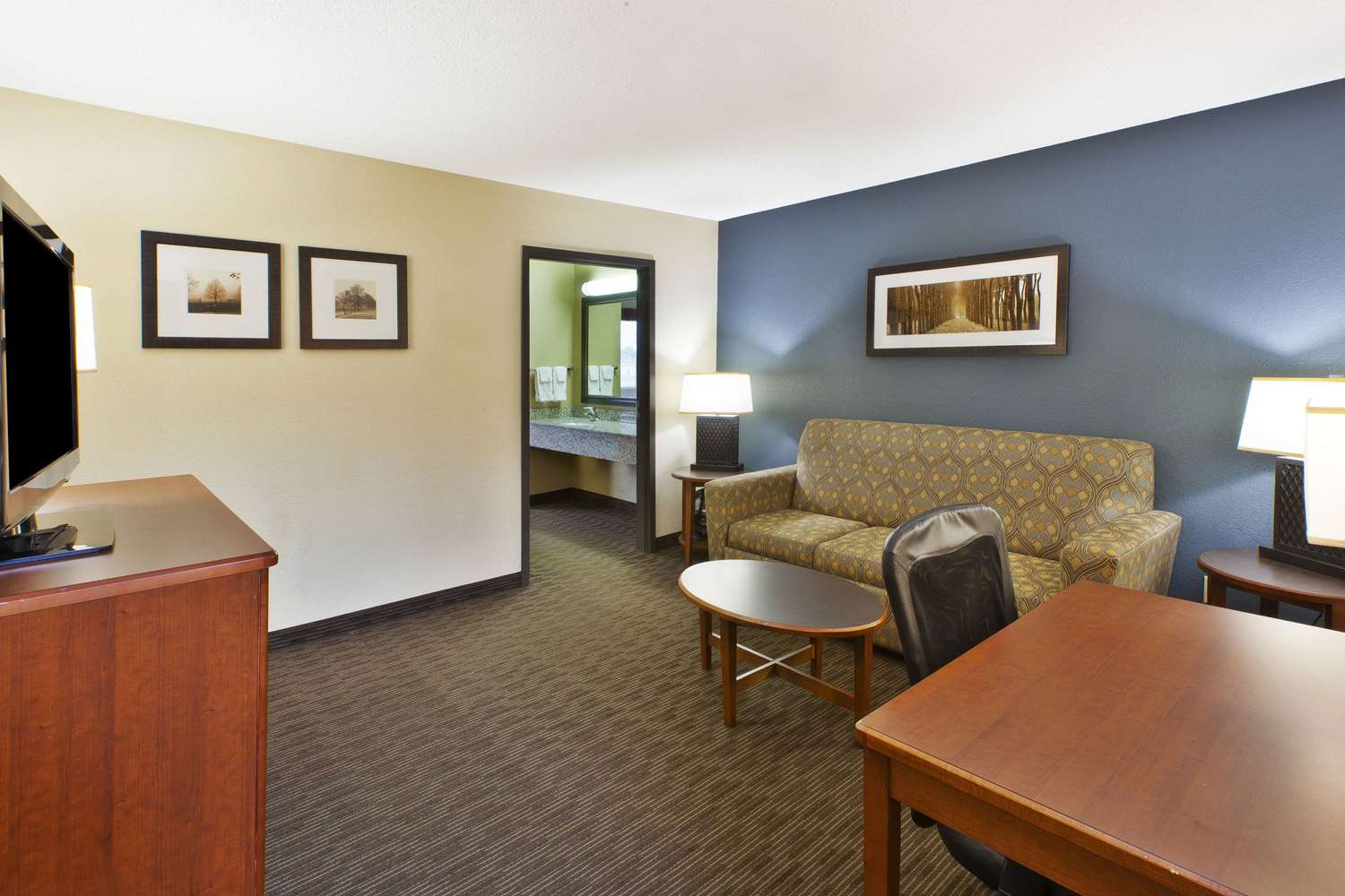 AmericInn by Wyndham Bay City 27/40