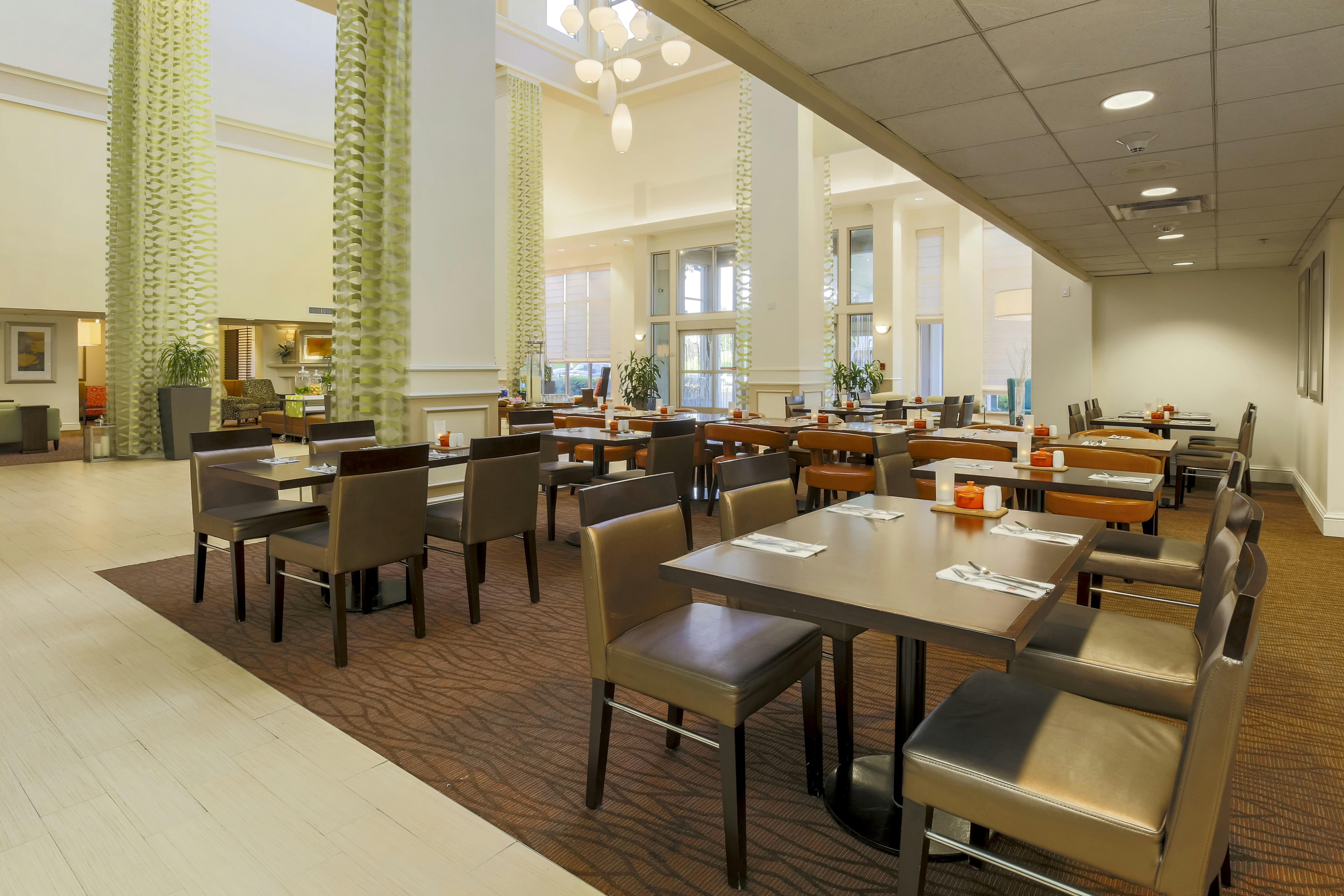 Hilton Garden Inn Dallas/Market Center 35/53