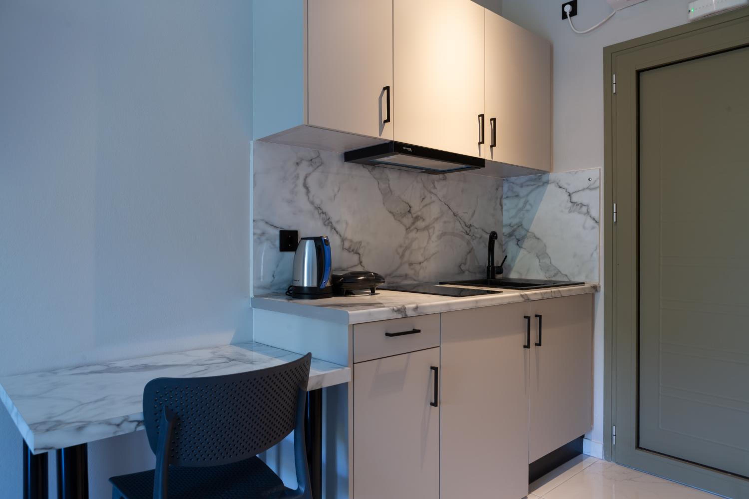 Sky View Suites 7/50