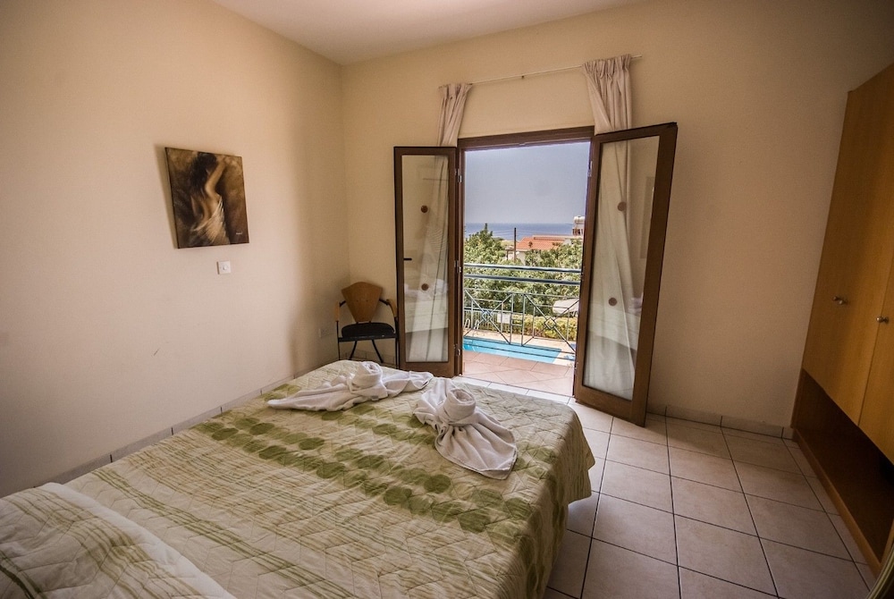 Coral Sun Villas 7/50