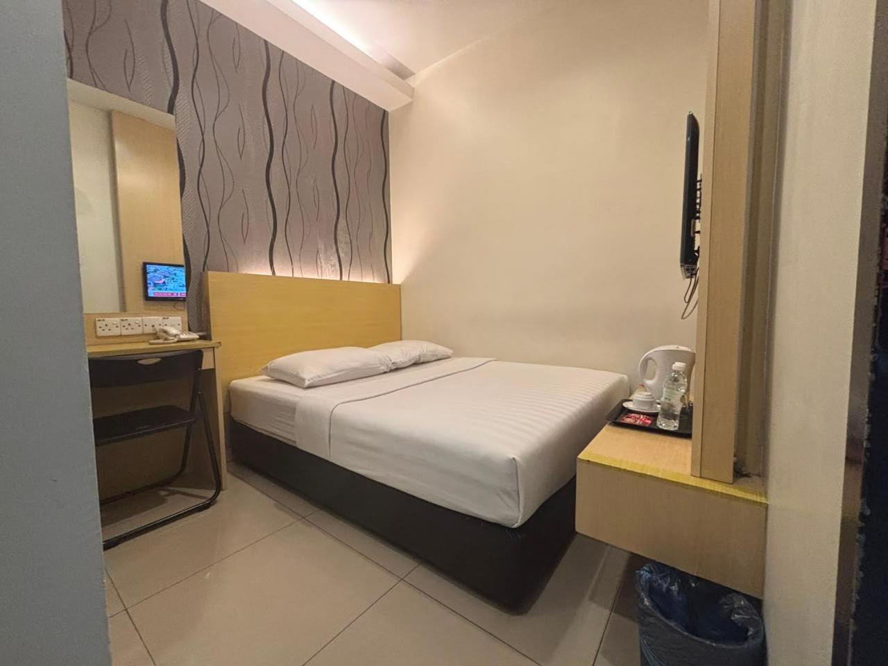 The Regency Garden Hotel 28/50