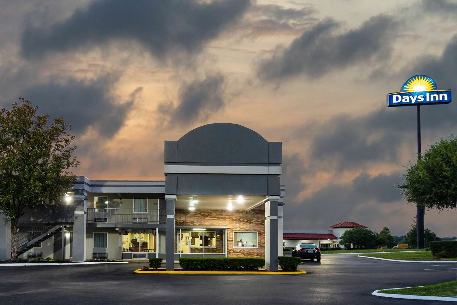 Days Inn by Wyndham Clarksville TN 4/53