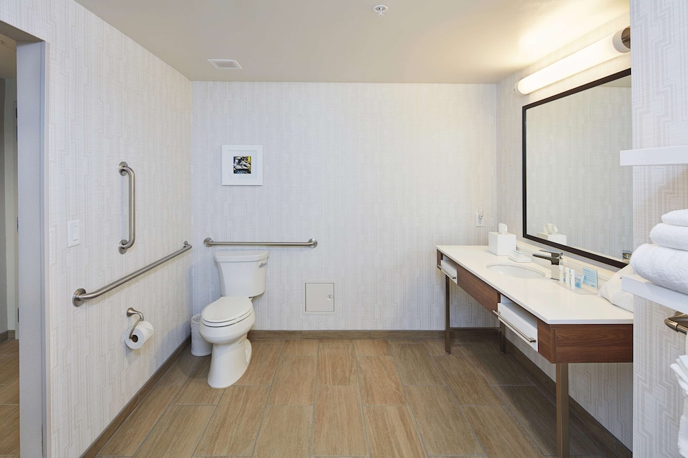 Hampton Inn and Suites Sacramento At Csus 11/51