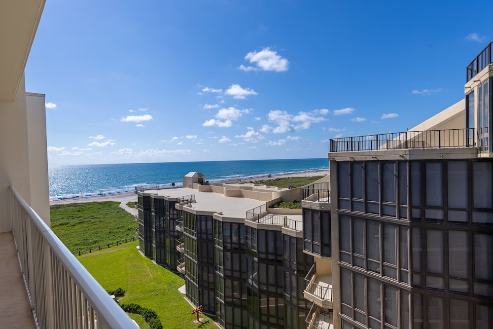 Peninsula Island Resort Spa All Suites 56/66