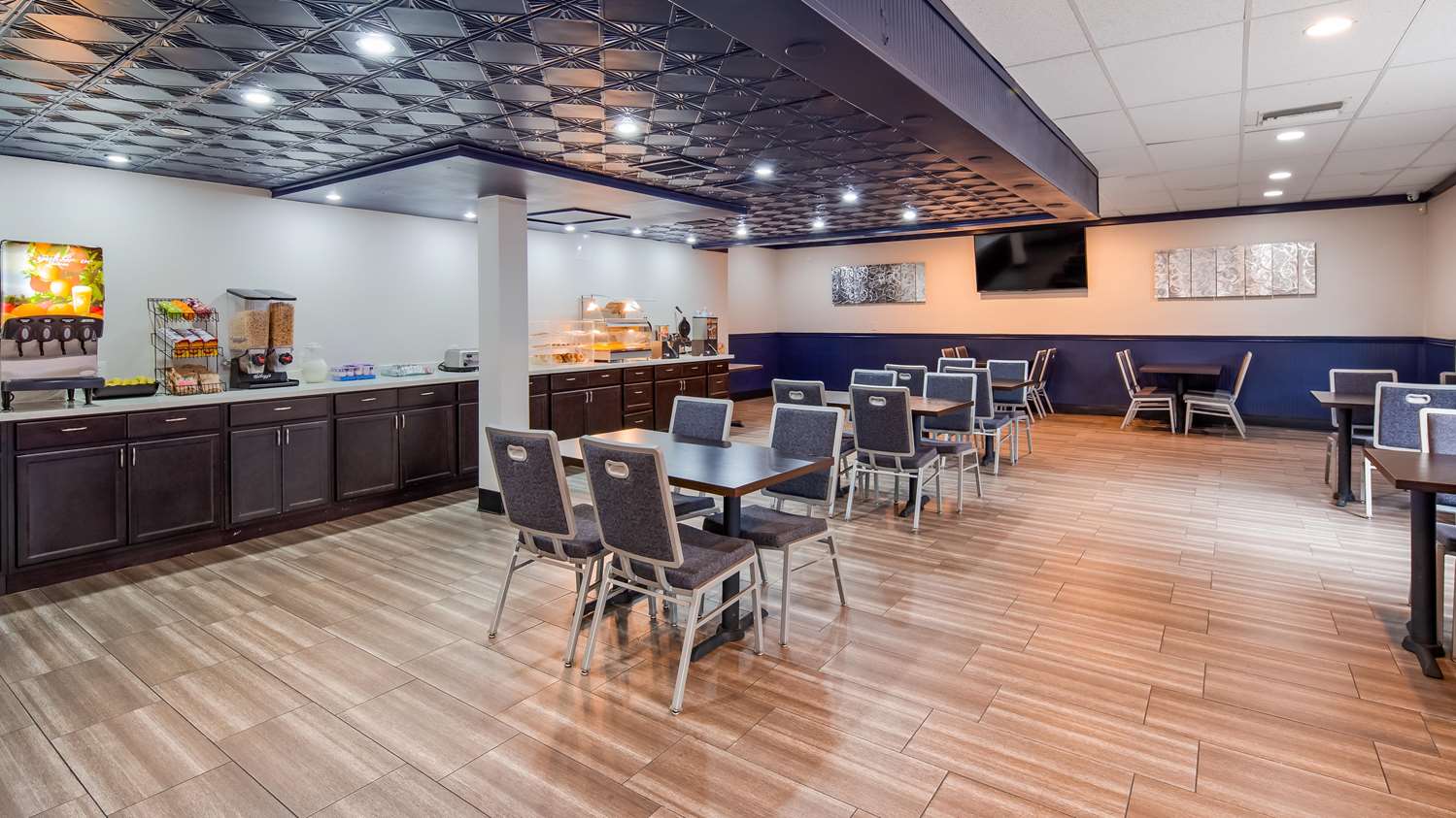 Surestay Plus Hotel By Best Western Sacramento Cal Expo 30/39