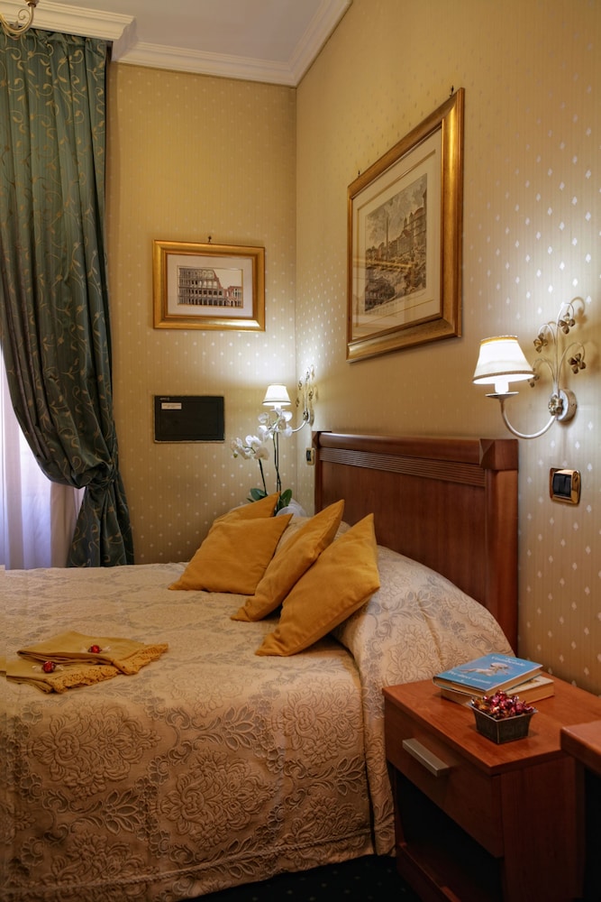 Vatican Holiday Hotel 28/36