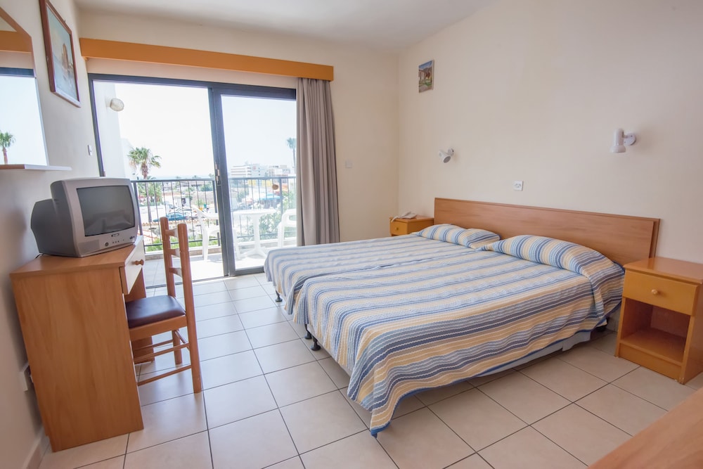 Kkaras Hotel 33/68