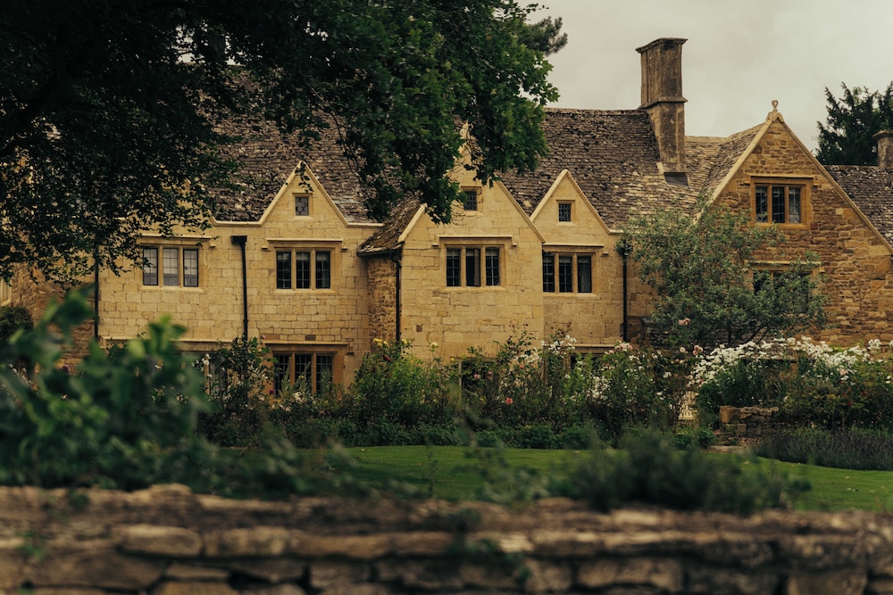 Charingworth Manor 42/50