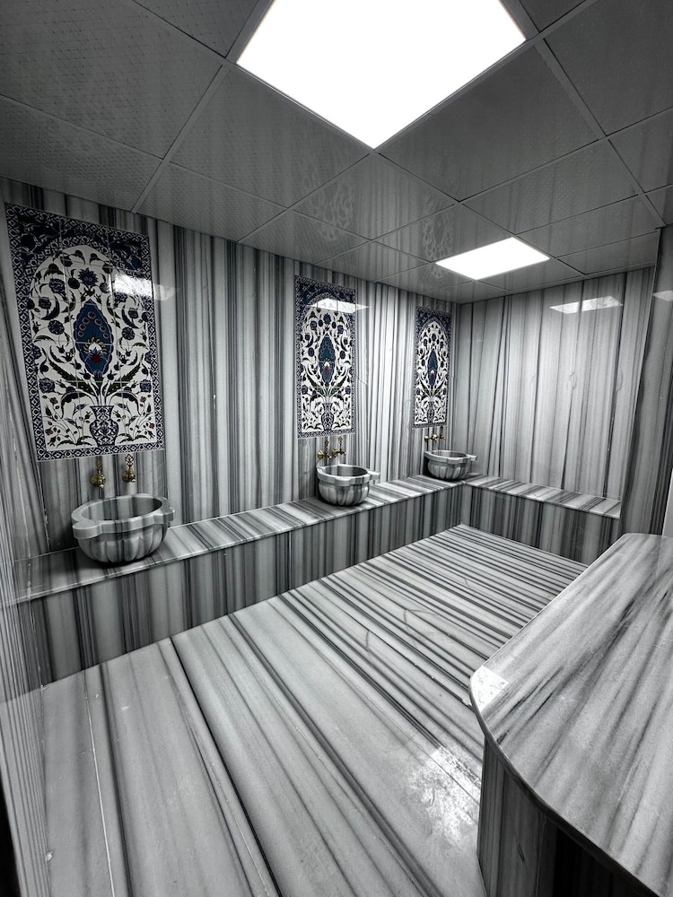 Comfort Suites Hotel 24/50