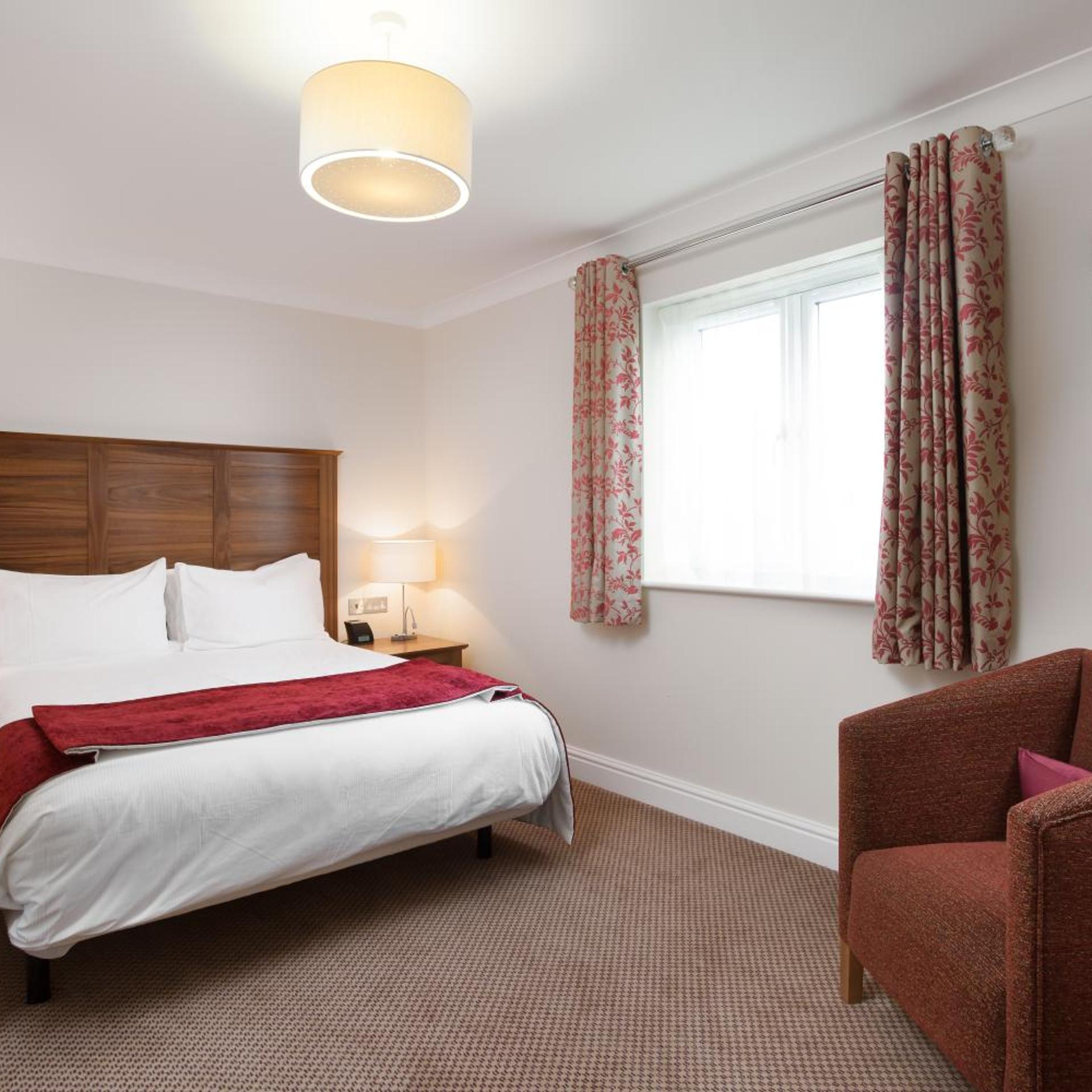 2 Bedrooms, House