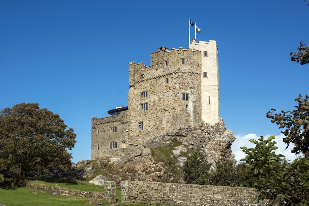 Roch Castle Hotel 18/22