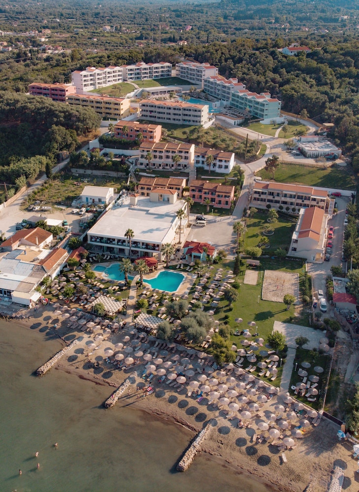 Robolla Beach Aparthotel 7/75