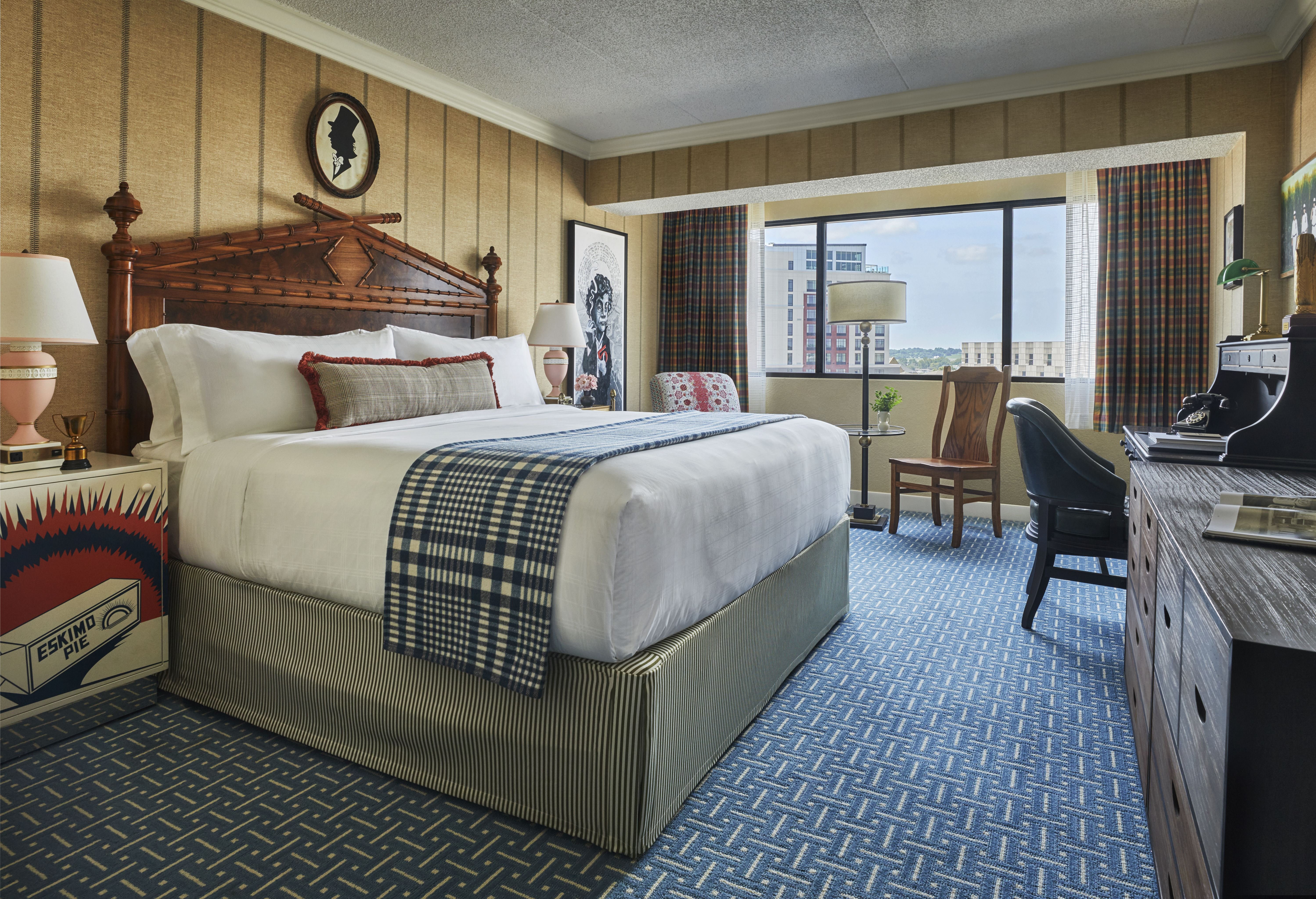 Graduate, King Bed