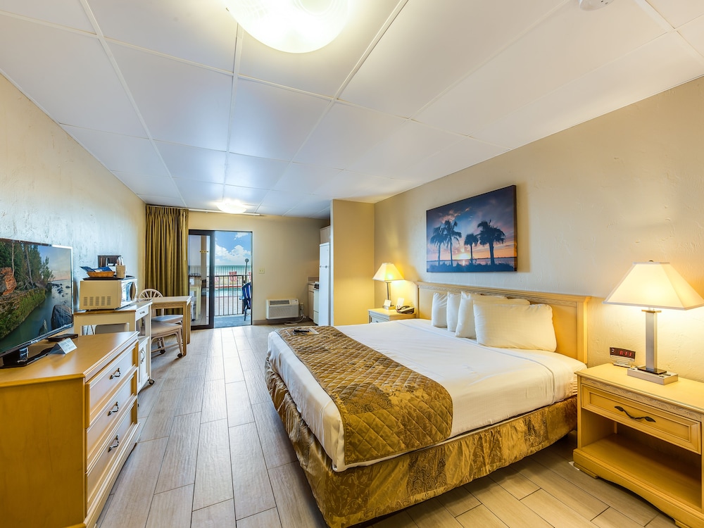 Beachside Hotel 13/60