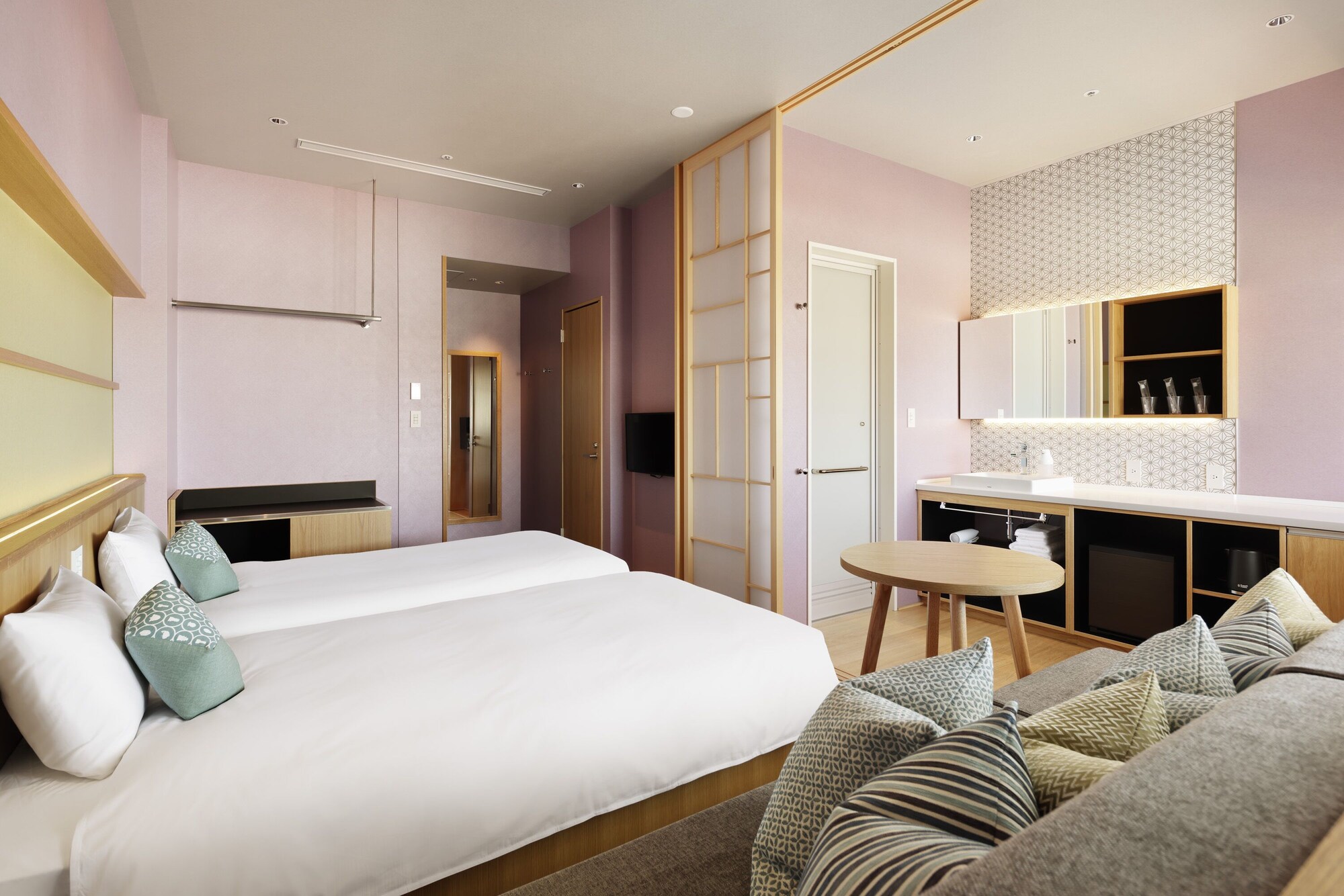 STANDARD, TWIN BEDS, CITY VIEW