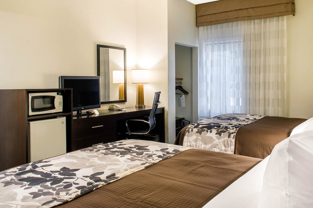 Sleep Inn & Suites Metairie - New Orleans West 18/37