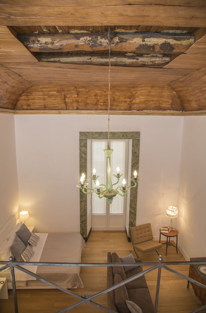 SANTA CHIARA BOUTIQUE HOTEL 50/73