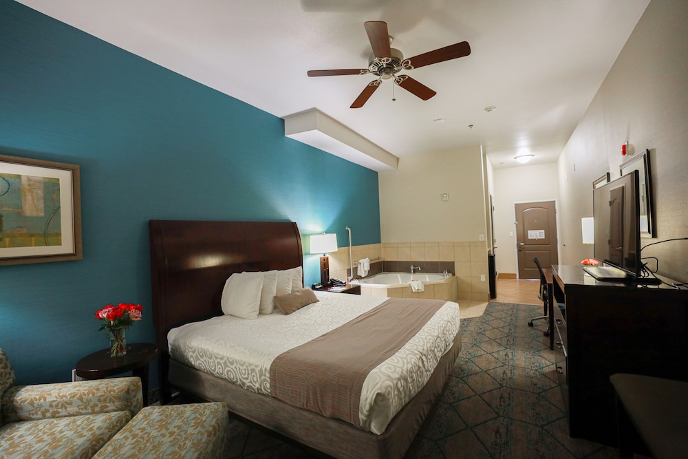 Best Western Plus Wasco Inn & Suites 25/63